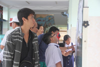  Học sinh TPHCM tựu trường năm học mới ảnh 1