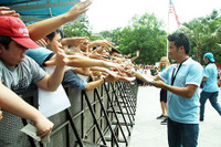 Cổ động viên Việt Nam háo hức chờ thần tượng Manchester City ảnh 6