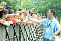 Cổ động viên Việt Nam háo hức chờ thần tượng Manchester City ảnh 4