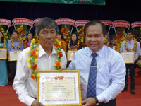 Cà Mau vinh danh, tuyên dương 114 nhà giáo, học sinh tiêu biểu ảnh 3 Cà Mau vinh danh, tuyên dương 114 nhà giáo, học sinh tiêu biểu ảnh 3