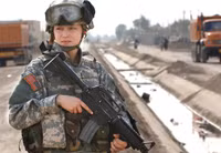 Bộ ảnh về 2 cô gái tạo nên lịch sử quân sự Mỹ ảnh 13