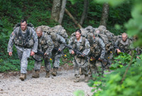 Bộ ảnh về 2 cô gái tạo nên lịch sử quân sự Mỹ ảnh 4