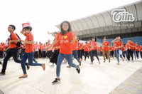 3.000 tình nguyện viên xếp hình chim hạc mừng Hành trình đỏ thắng lợi ảnh 6 3000 tình nguyện viên xếp hình chim hạc mừng Hành trình đỏ thắng lợi