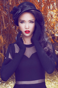 Top 5 Hoa hậu Việt Nam 2012 ngọt ngào với váy trễ vai ảnh 13