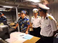 Chiến hạm Đinh Tiên Hoàng cưỡi sóng vùng vẫy biển Đông ảnh 6