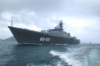 Chiến hạm Đinh Tiên Hoàng cưỡi sóng vùng vẫy biển Đông ảnh 4 Chiến hạm Đinh Tiên Hoàng cưỡi sóng vùng vẫy biển Đông ảnh 4