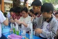 Học sinh hào hứng tham gia Ngày hội đọc sách và giao tiếp tiếng Anh ảnh 9