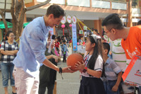 Học sinh hào hứng tham gia Ngày hội đọc sách và giao tiếp tiếng Anh ảnh 5