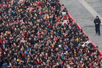 Choáng ngợp với cảnh tượng biển người đi lễ thần tài tại Trung Quốc ảnh 8