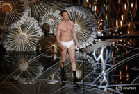 Hài hước khoảnh khắc khó đỡ của sao tại lễ trao giải Oscar 2015 ảnh 10