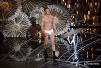 Hài hước khoảnh khắc khó đỡ của sao tại lễ trao giải Oscar 2015 ảnh 10