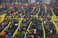 Choáng ngợp với cảnh tượng biển người đi lễ thần tài tại Trung Quốc ảnh 3