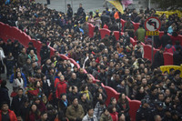 Choáng ngợp với cảnh tượng biển người đi lễ thần tài tại Trung Quốc ảnh 4