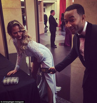 Hài hước khoảnh khắc khó đỡ của sao tại lễ trao giải Oscar 2015 ảnh 13