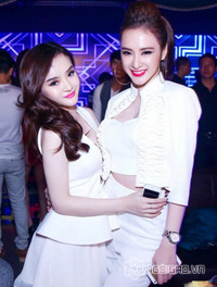 Chị em Angela Phương Trinh bị 
