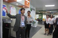 Đoàn cựu lưu học sinh Campuchia tham quan và giao lưu tại Trường ĐH Tôn Đức Thắng ảnh 2