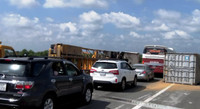 Xe container lật ngang, đường cao tốc ùn tắc nhiều giờ ảnh 3