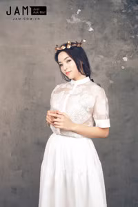 Ngắm vẻ đẹp tuổi 18 mơ mộng của Hoa hậu Kỳ Duyên ảnh 2