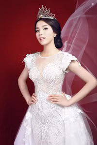 Ngắm vẻ đẹp tuổi 18 mơ mộng của Hoa hậu Kỳ Duyên ảnh 9