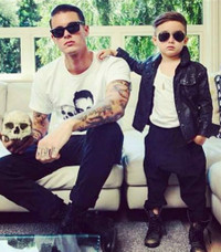 Vẻ ngộ nghĩnh cha con như đúc ảnh 11