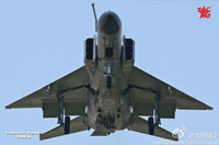 Soi bụng dàn máy bay chiến đấu của Trung Quốc ảnh 8