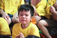 Vừa khóc vừa cười ngày đầu tiên đi học ảnh 4