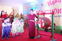 Vừa khóc vừa cười ngày đầu tiên đi học ảnh 1