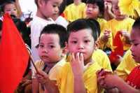 Vừa khóc vừa cười ngày đầu tiên đi học ảnh 11