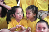 Vừa khóc vừa cười ngày đầu tiên đi học ảnh 15