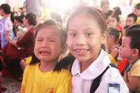 Vừa khóc vừa cười ngày đầu tiên đi học ảnh 5