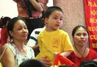 Vừa khóc vừa cười ngày đầu tiên đi học ảnh 2