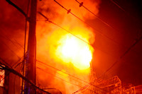 Vụ cháy nhiều ngôi nhà giữa trung tâm TPHCM: 1 người chết ảnh 2 Lửa bao trùm dãy nhà trên đường Trần Quốc Thảo