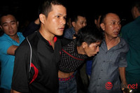 Hình ảnh chiến sĩ PCCC “vật lộn” với đám cháy lớn tại TP.HCM ảnh 9