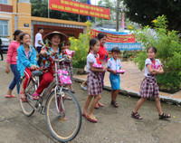 Cần Thơ: 200 phần quà dành tặng HS nghèo trước thềm năm học mới ảnh 5