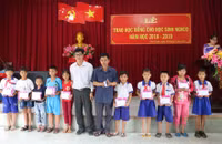 Cần Thơ: 200 phần quà dành tặng HS nghèo trước thềm năm học mới ảnh 2