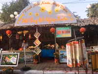 Nhộn nhịp người xin chữ, mua tranh ở phố ông đồ Tây Đô ngày giáp Tết ảnh 1