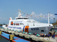 Cận cảnh tàu Cảnh sát biển công suất lớn nhất Việt Nam lừng lững trên biển ảnh 6