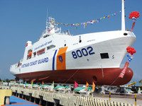 Cận cảnh tàu Cảnh sát biển công suất lớn nhất Việt Nam lừng lững trên biển ảnh 1