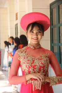 TPHCM: Cô và trò duyên dáng trong tà áo dài ảnh 2 TPHCM: Cô và trò duyên dáng trong tà áo dài ảnh 2