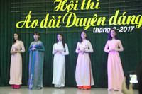 TPHCM: Cô và trò duyên dáng trong tà áo dài ảnh 9