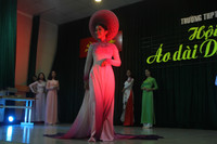 TPHCM: Cô và trò duyên dáng trong tà áo dài ảnh 10