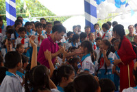 Quỹ sữa “Vươn cao Việt Nam” tặng 87.000 ly sữa cho trẻ em Cần Thơ ảnh 7