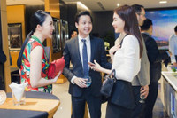 Hoa hau Thu Thao ngay cang ho tro cho su nghiep cua ban trai - Anh 4