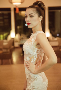 Ngẩn ngơ trước vòng eo con kiến của Quách An An ảnh 2