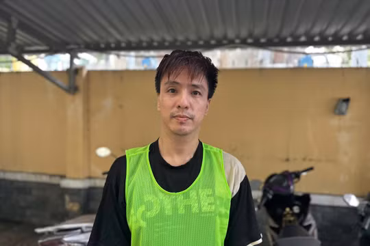 Lê Duy Linh, nghệ danh Tăng Nhật Tuệ tại cơ quan điều tra. Ảnh: Công an TPHCM.