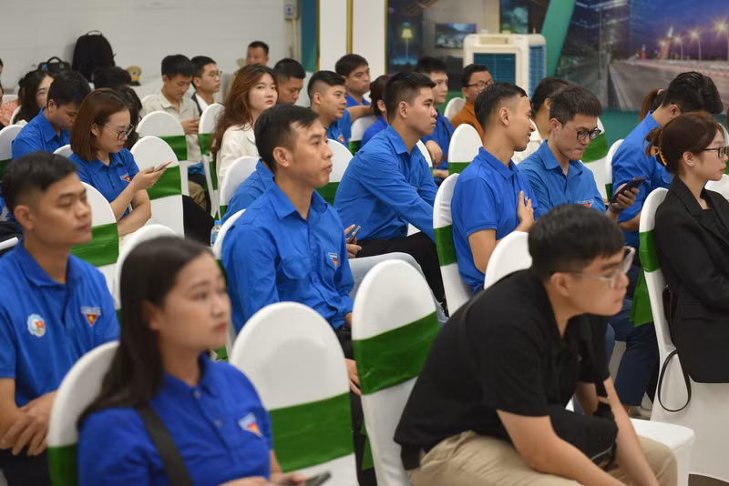 Sau lễ phát động, các đội tham gia thi hưởng ứng tại địa chỉ Data4life.network Phát động cuộc thi Tìm kiếm giải pháp công nghệ 'Dữ liệu với cuộc sống'