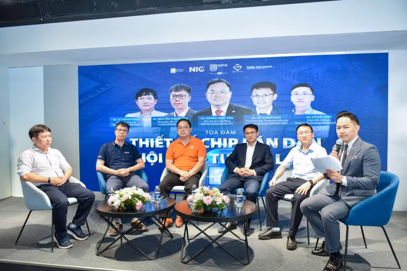 Đây là cơ hội để tạo ra những cuộc gặp gỡ, trao đổi và học hỏi từ những chia sẻ của các diễn giả có kinh nghiệm trong ngành. Thiết kế chip bán dẫn - Cơ hội mới hấp dẫn cho sinh viên