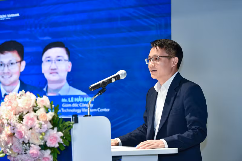Ông Võ Xuân Hoài, Phó Giám đốc NIC phát biểu tại sự kiện. Thiết kế chip bán dẫn - Cơ hội mới hấp dẫn cho sinh viên
