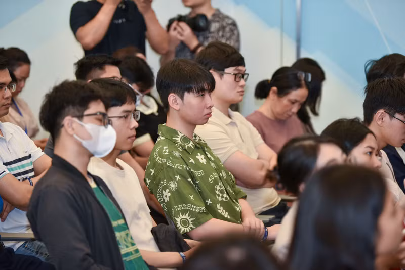 Đây là một ngành công nghiệp có tính chất nền tảng và có vai trò trọng yếu trong sự phát triển của Việt Nam trong khoảng 30-50 năm tới. Thiết kế chip bán dẫn - Cơ hội mới hấp dẫn cho sinh viên