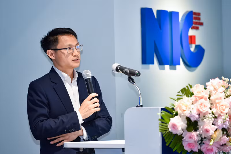 Ông Võ Xuân Hoài cho biết, Việt Nam đang có cơ hội lớn trong ngành bán dẫn, đặc biệt sau chuyến thăm và làm việc của Tổng thống Hoa Kỳ vào tháng 9/2023, đã nâng cấp mối quan hệ đối tác chiến lược toàn diện với Việt Nam. Thiết kế chip bán dẫn - Cơ hội mới hấp dẫn cho sinh viên